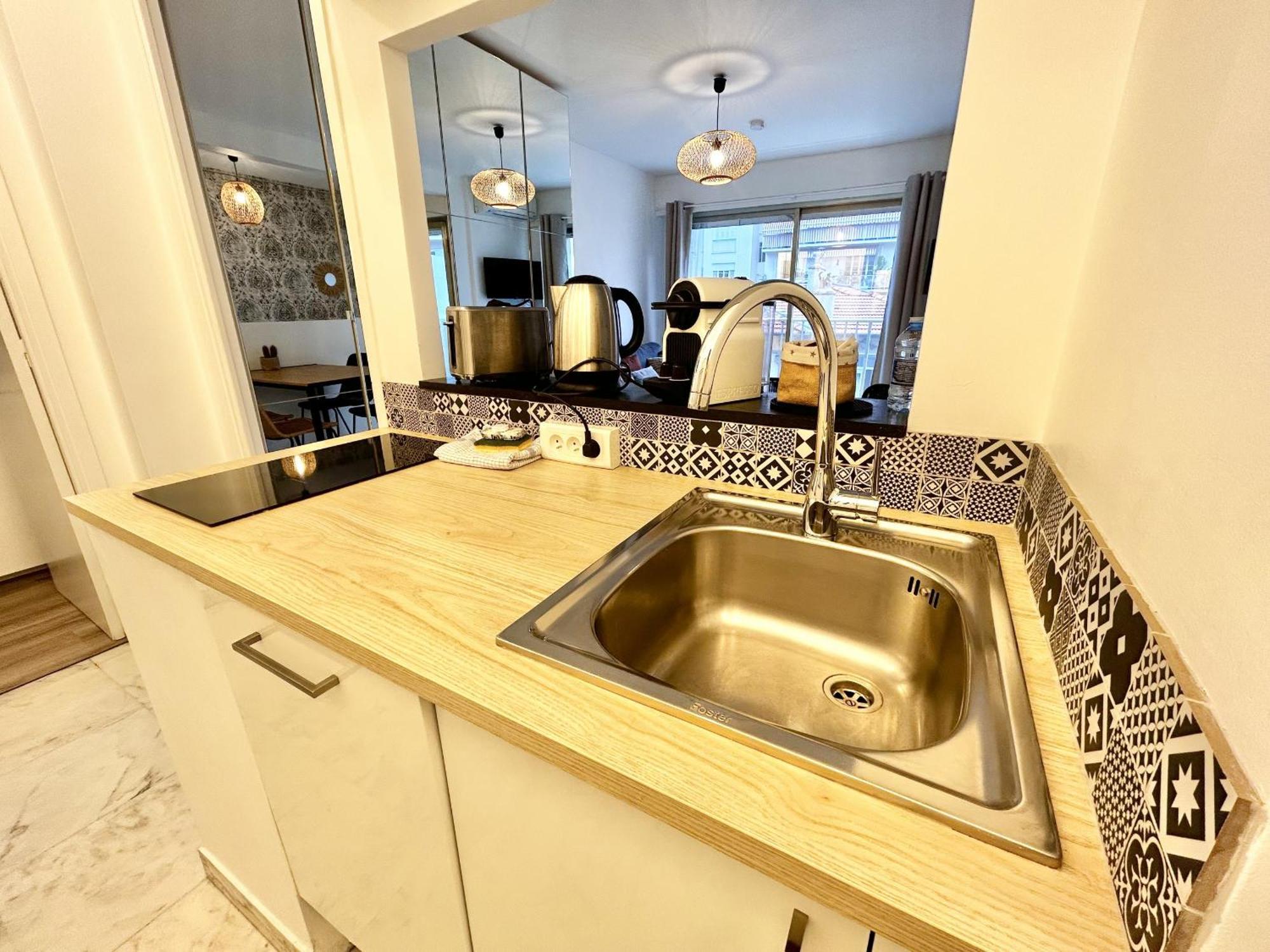 Aparthotel Riviera: Quiet Studio with AC and Terrace in Nice Carré d'Or Exterior photo